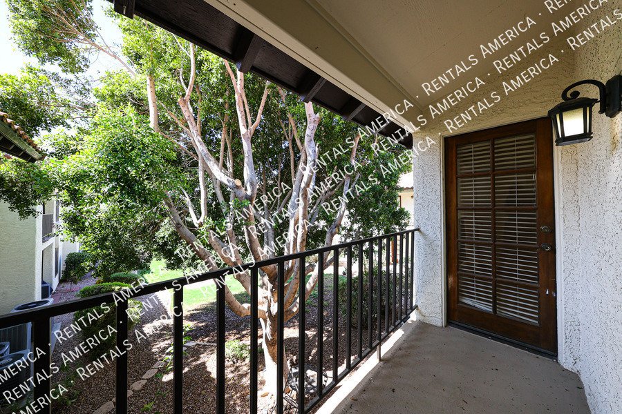 Light and Bright 2bed 2bath Gated Community property image