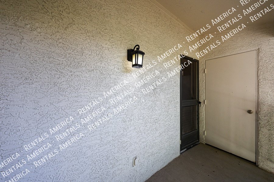 Light and Bright 2bed 2bath Gated Community property image