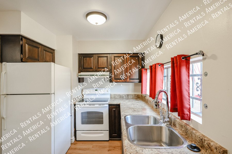 2946 N 14th St property image