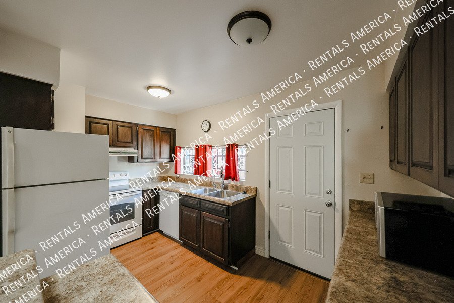 2946 N 14th St property image