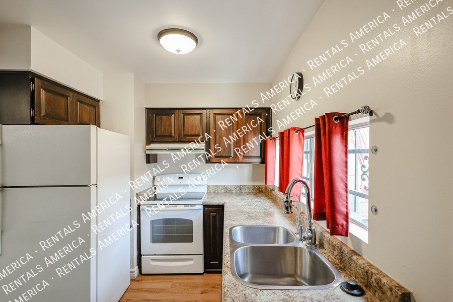 2946 N 14th St property image