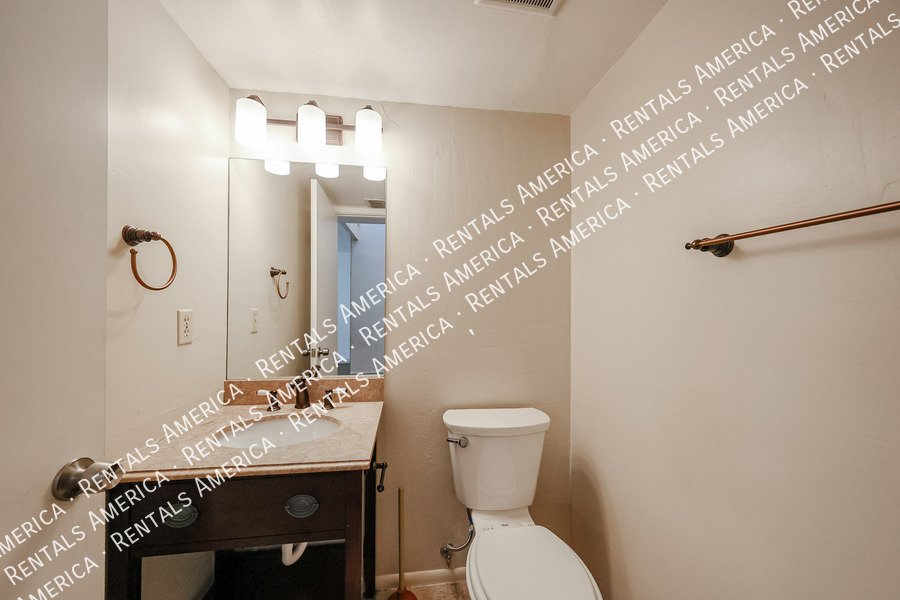 2946 N 14th St property image