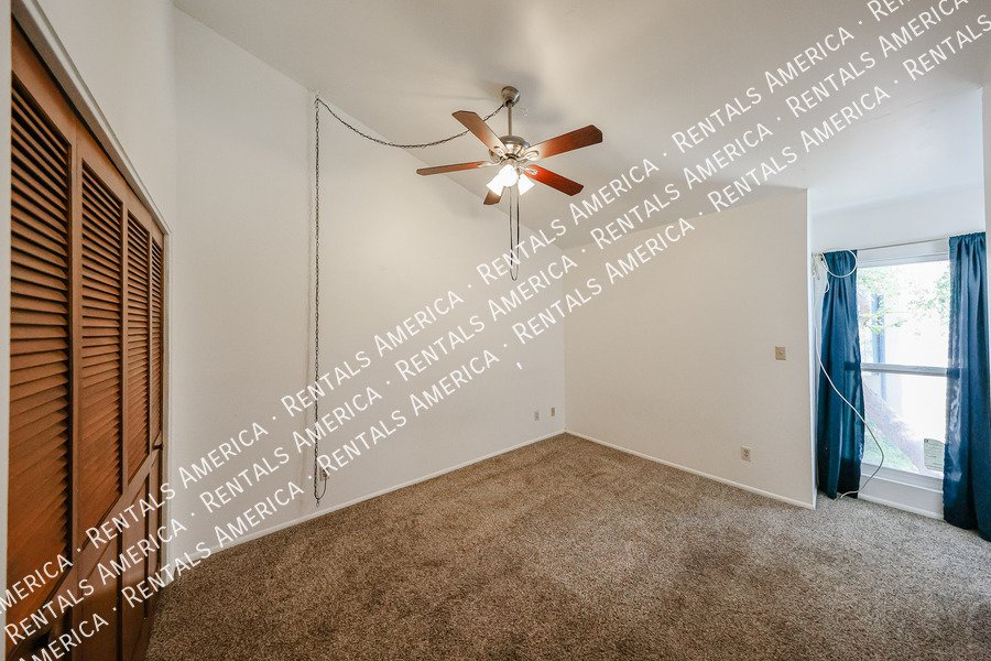 2946 N 14th St property image