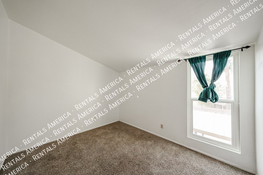 2946 N 14th St property image