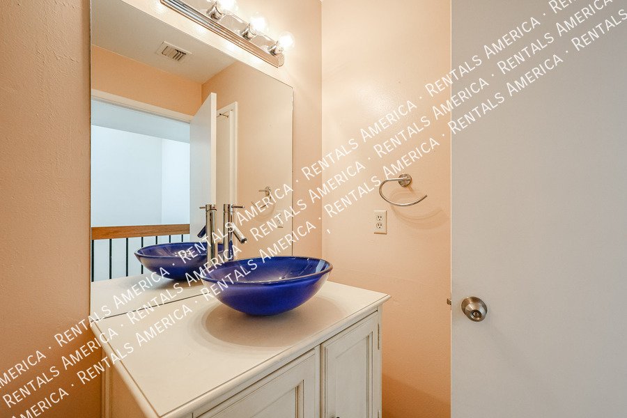 2946 N 14th St property image