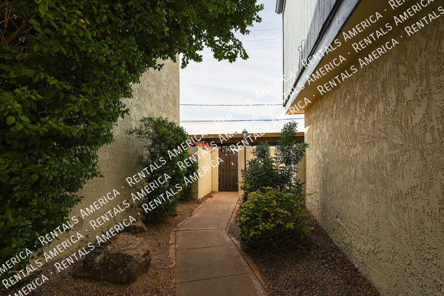 2946 N 14th St property image