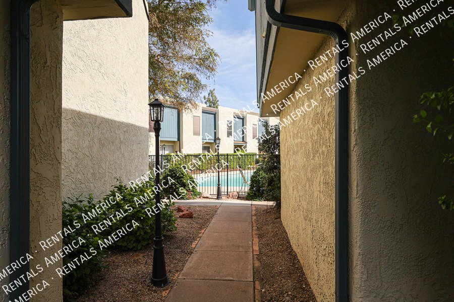 2946 N 14th St property image