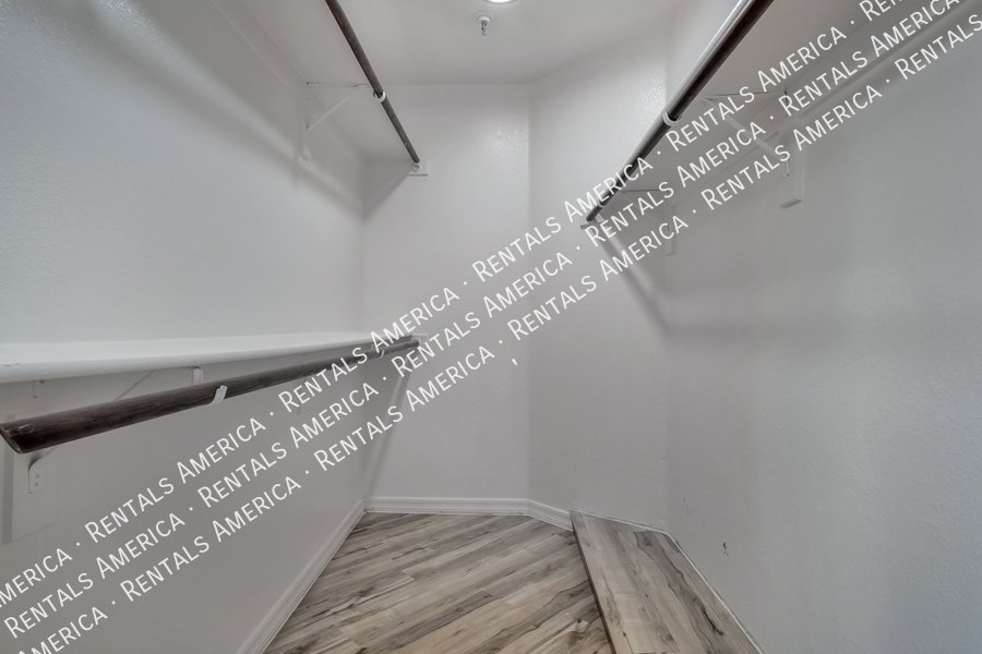 No carpet anywhere! property image