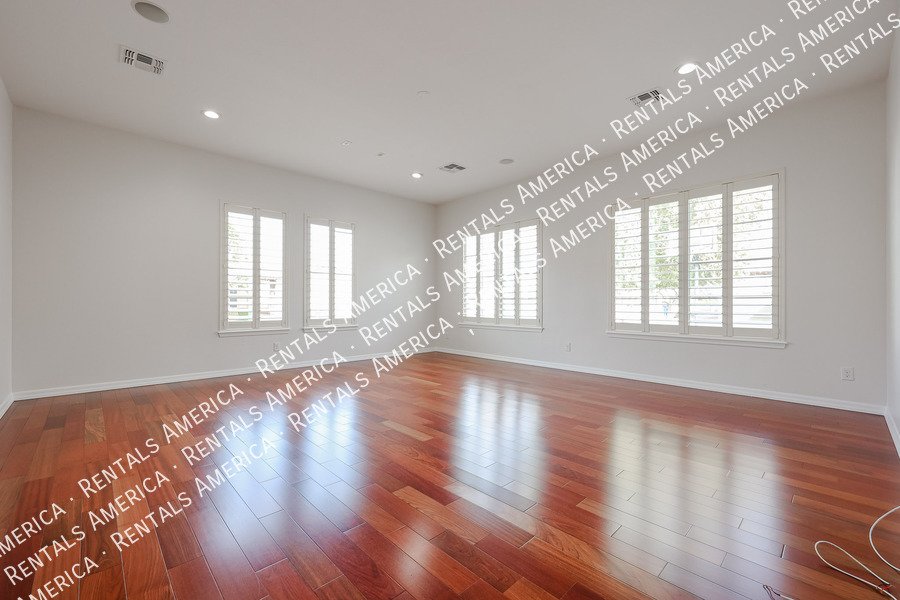 GORGEOUS 5 BEDROOM IN STONEFIELD 2 property image