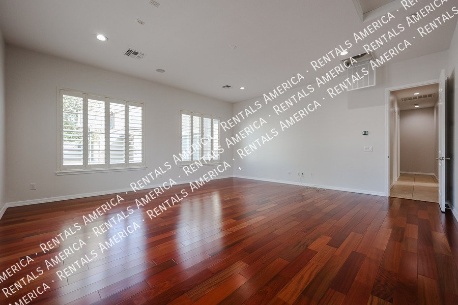 GORGEOUS 5 BEDROOM IN STONEFIELD 2 property image