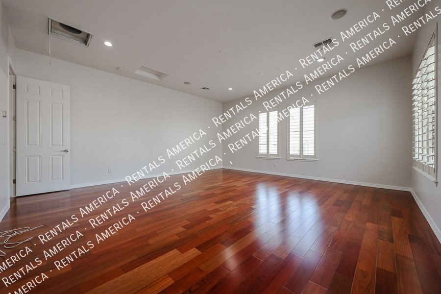 GORGEOUS 5 BEDROOM IN STONEFIELD 2 property image