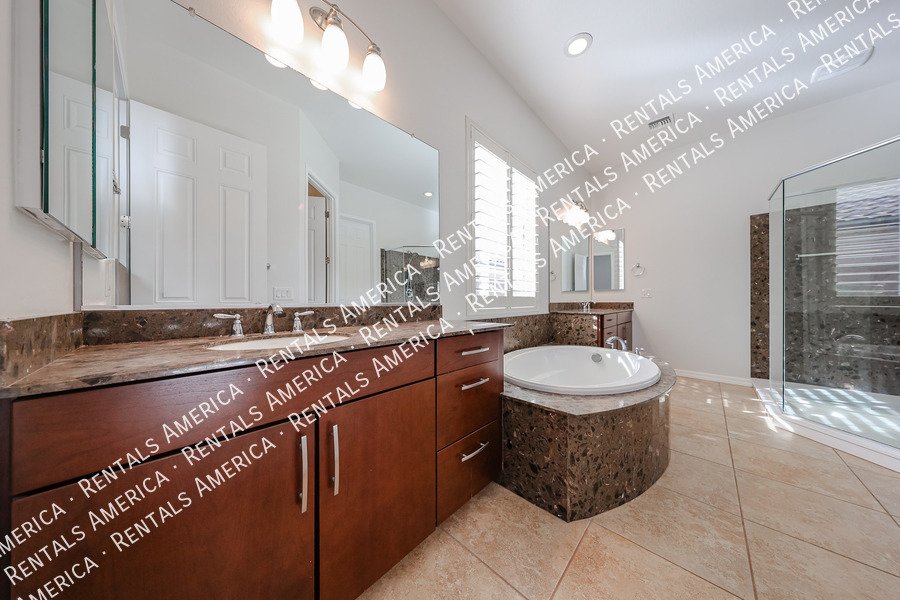 GORGEOUS 5 BEDROOM IN STONEFIELD 2 property image