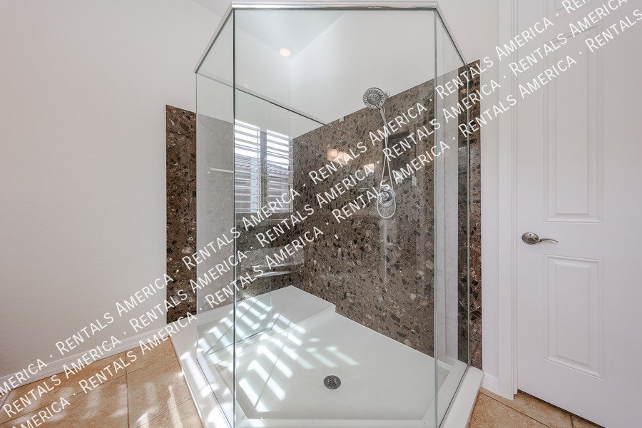 GORGEOUS 5 BEDROOM IN STONEFIELD 2 property image