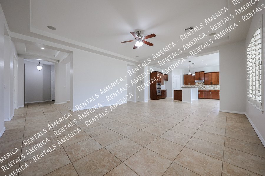 GORGEOUS 5 BEDROOM IN STONEFIELD 2 property image