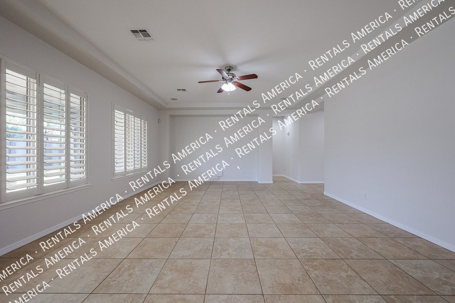 GORGEOUS 5 BEDROOM IN STONEFIELD 2 property image