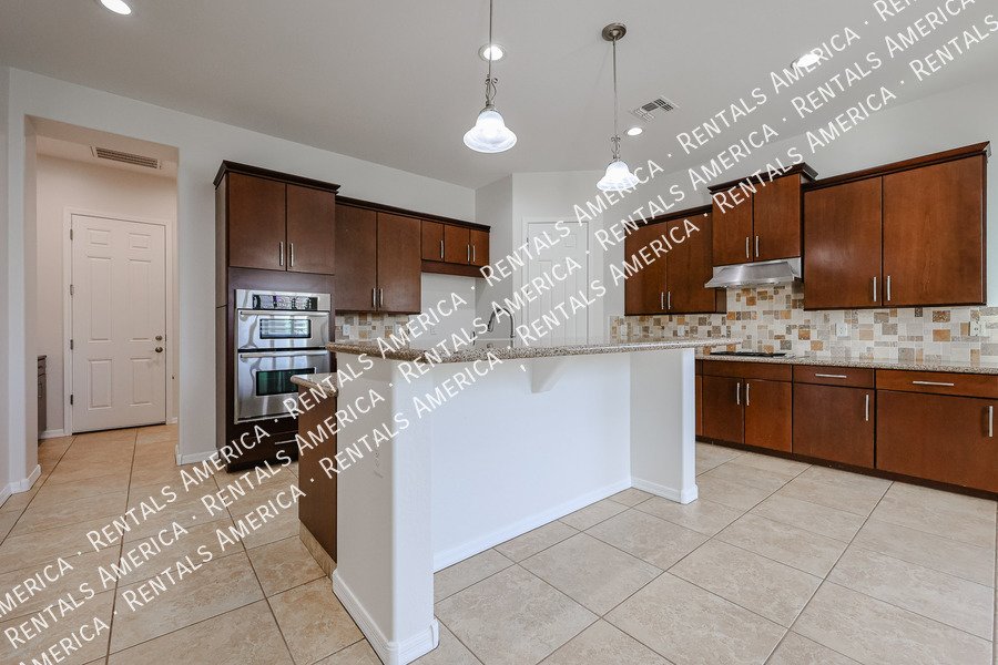 GORGEOUS 5 BEDROOM IN STONEFIELD 2 property image