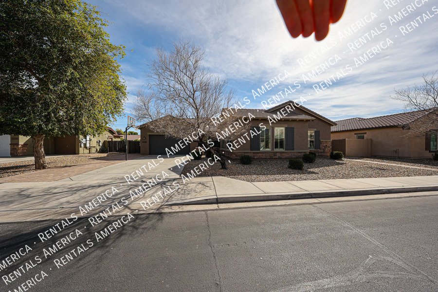 GORGEOUS 5 BEDROOM IN STONEFIELD 2 property image