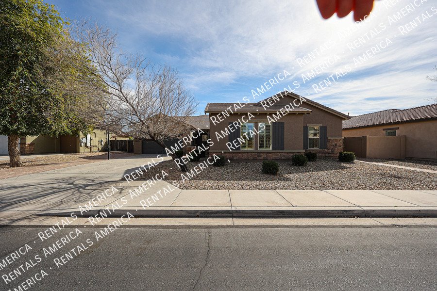 GORGEOUS 5 BEDROOM IN STONEFIELD 2 property image