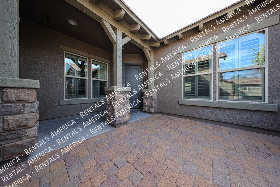 GORGEOUS 5 BEDROOM IN STONEFIELD 2 property image