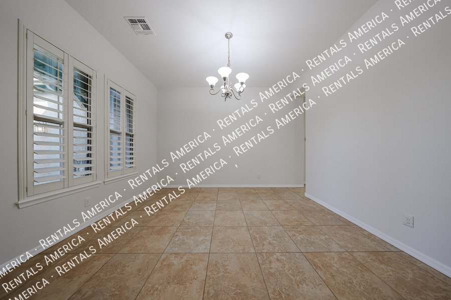 GORGEOUS 5 BEDROOM IN STONEFIELD 2 property image