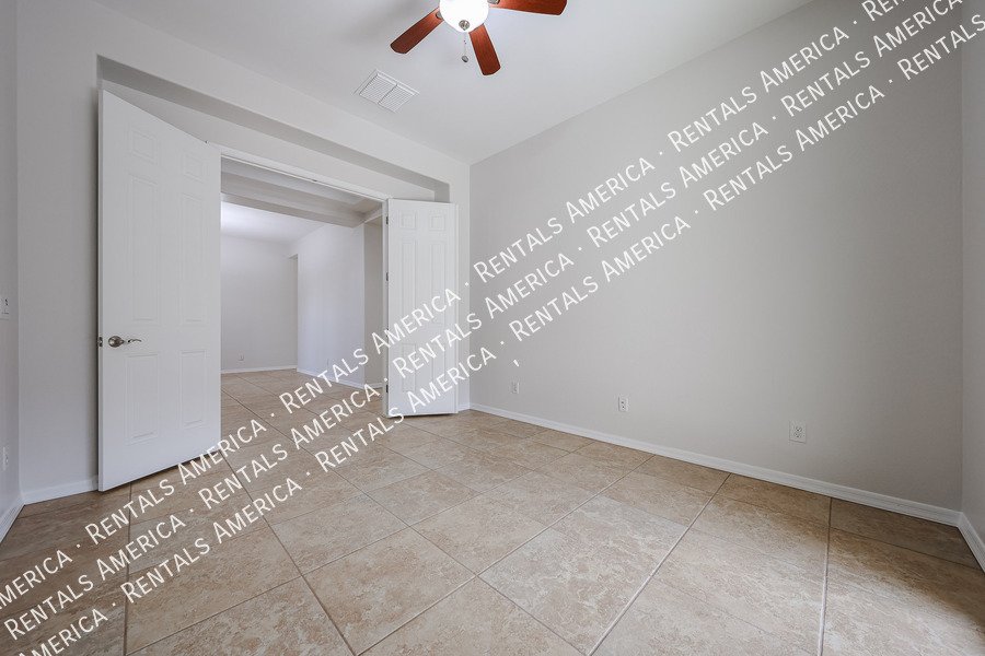 GORGEOUS 5 BEDROOM IN STONEFIELD 2 property image