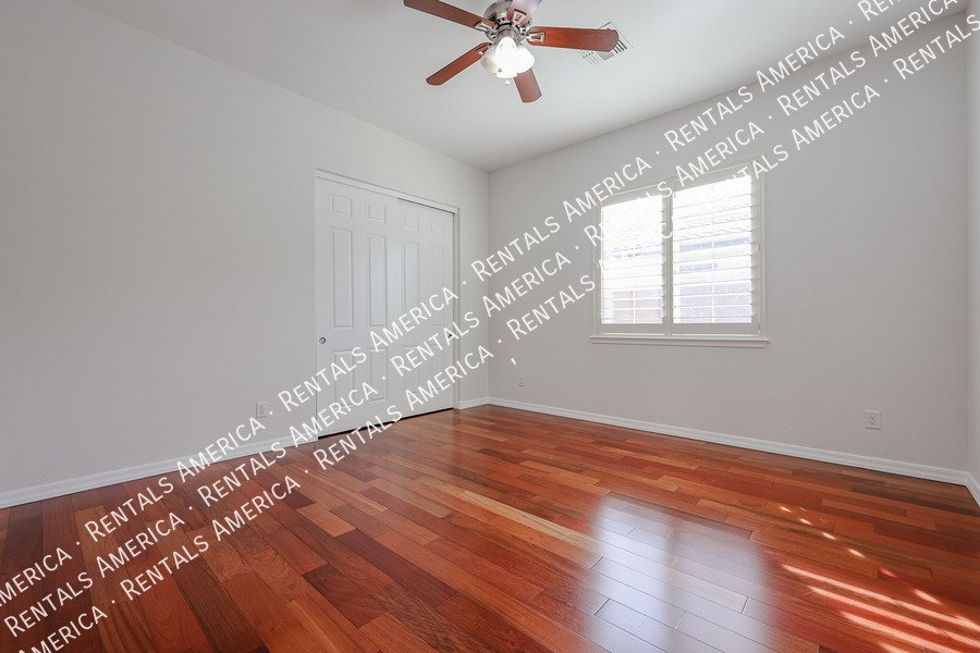 GORGEOUS 5 BEDROOM IN STONEFIELD 2 property image