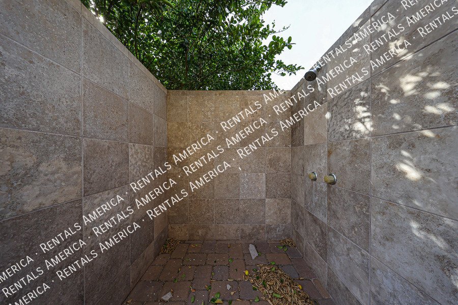 GORGEOUS 5 BEDROOM IN STONEFIELD 2 property image