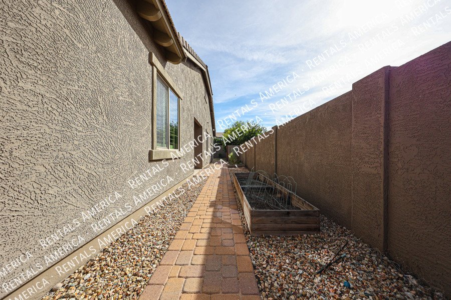 GORGEOUS 5 BEDROOM IN STONEFIELD 2 property image