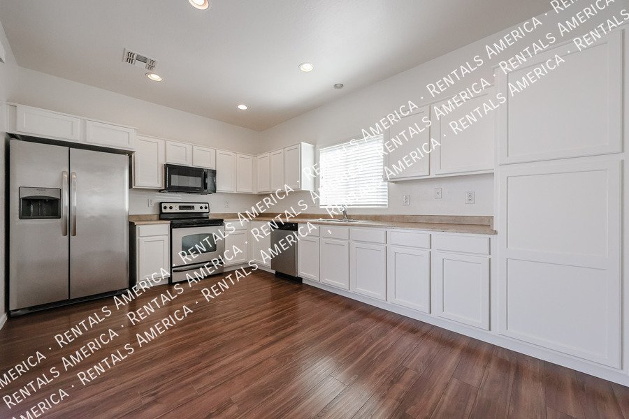 4714 E Laurel Ave property image