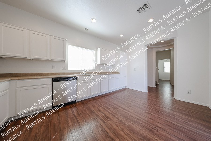 4714 E Laurel Ave property image