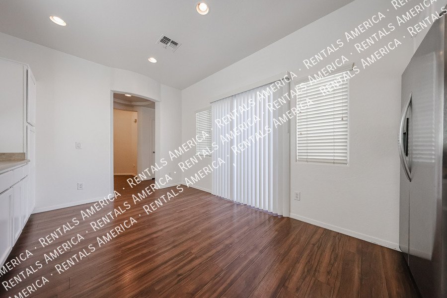 4714 E Laurel Ave property image