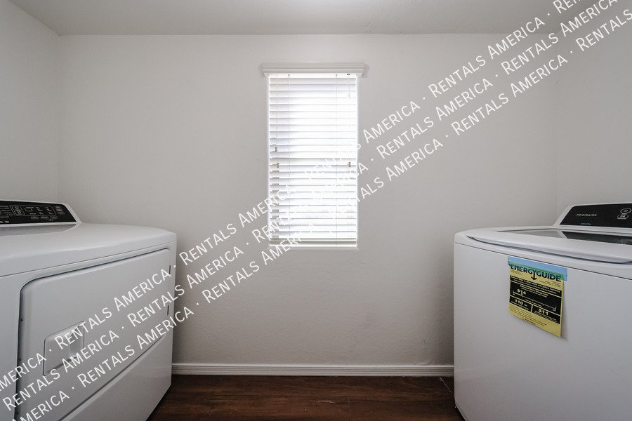 4714 E Laurel Ave property image