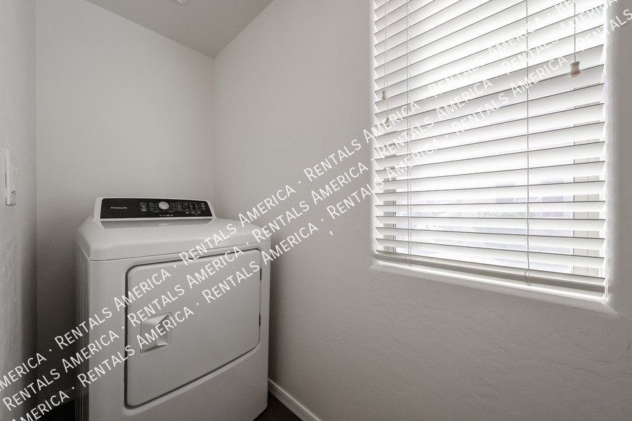 4714 E Laurel Ave property image