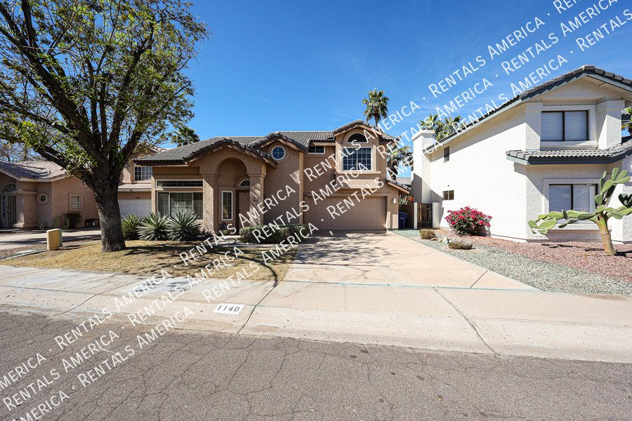 Check out this spacious, stylish, functional Chandler home! property image