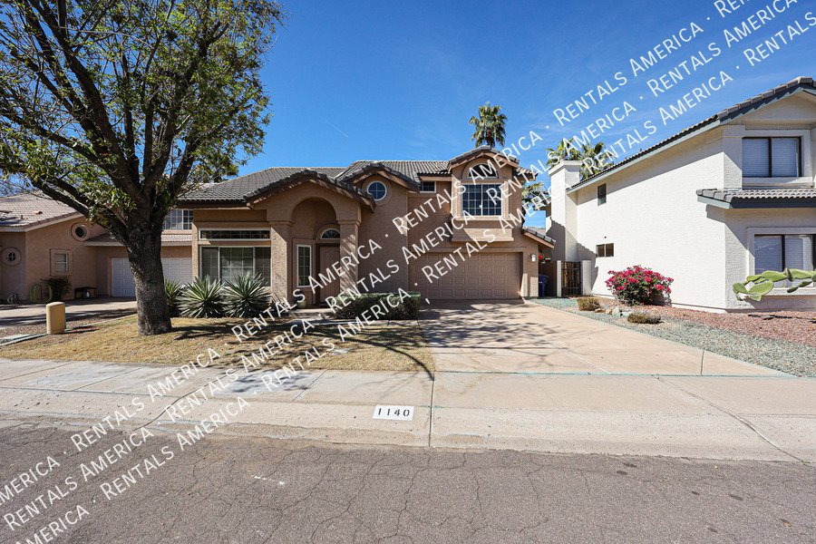 Check out this spacious, stylish, functional Chandler home! property image