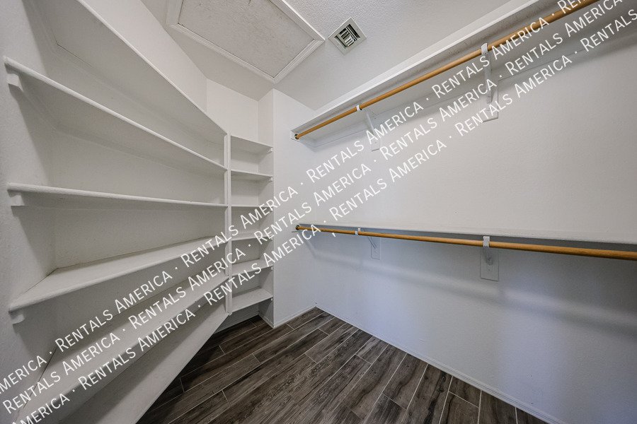 Check out this spacious, stylish, functional Chandler home! property image