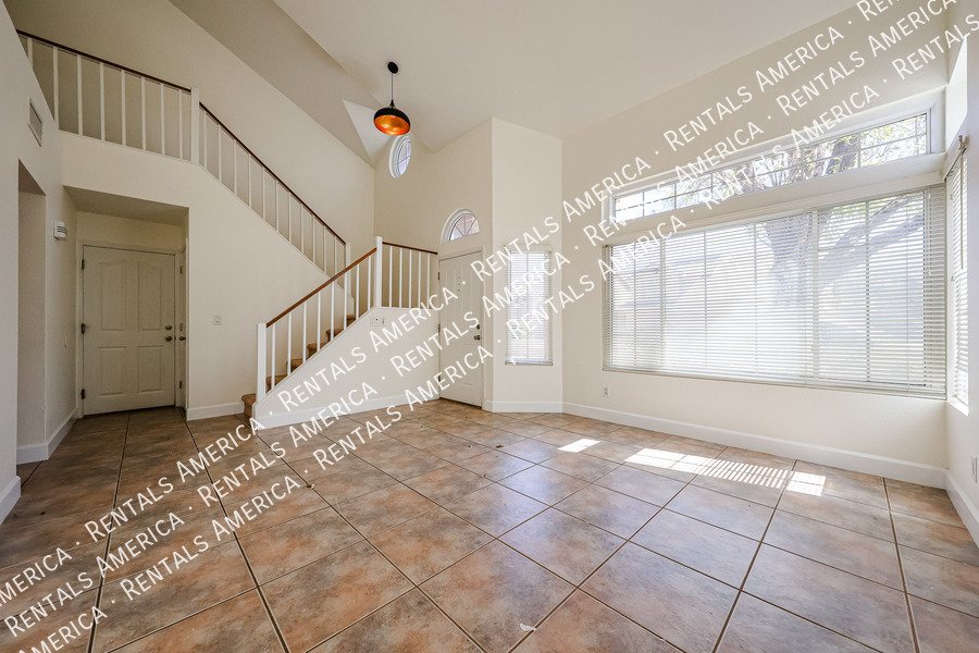 Check out this spacious, stylish, functional Chandler home! property image