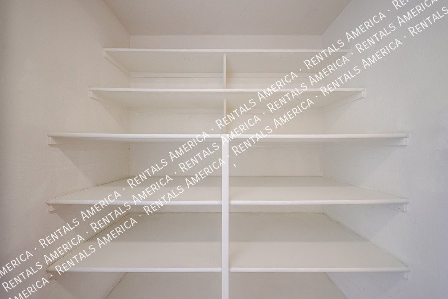 Check out this spacious, stylish, functional Chandler home! property image