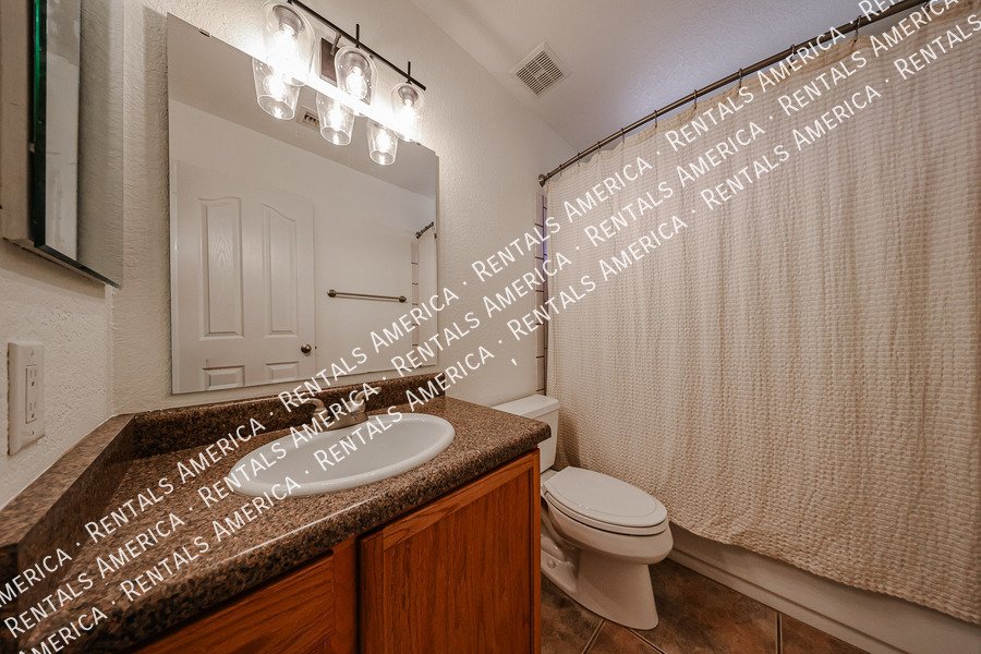 Check out this spacious, stylish, functional Chandler home! property image