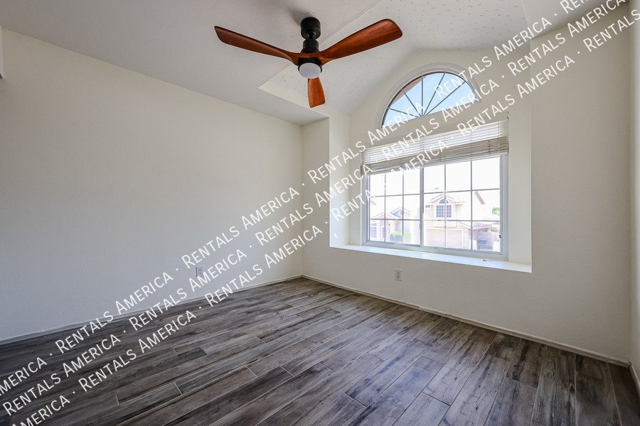 Check out this spacious, stylish, functional Chandler home! property image