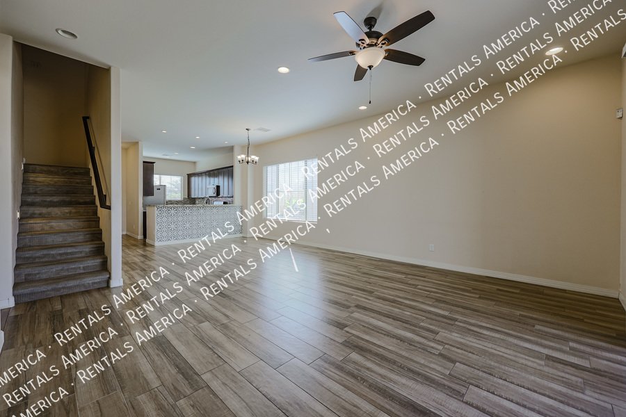 Spacious 6 bedroon 3.5 ba home in Phoenix property image