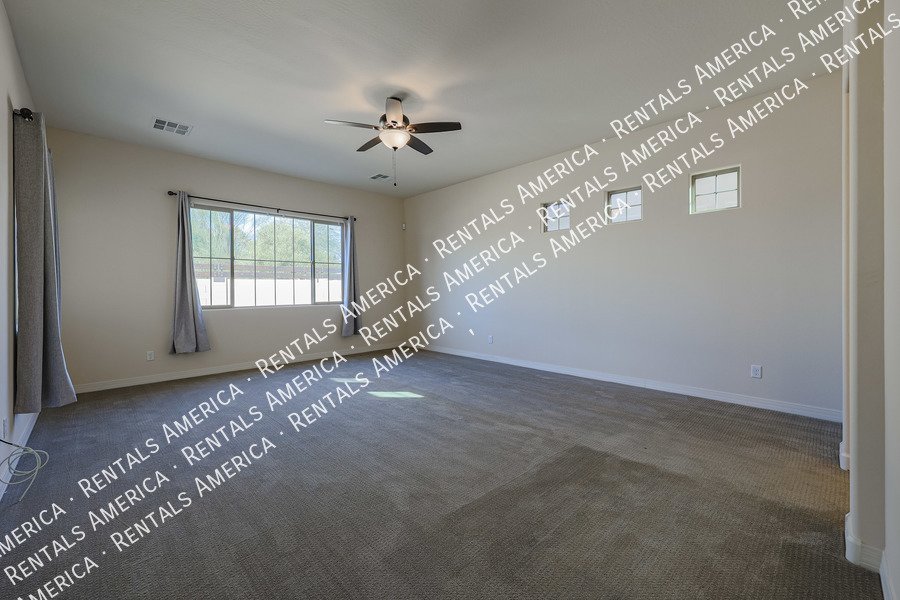 Spacious 6 bedroon 3.5 ba home in Phoenix property image