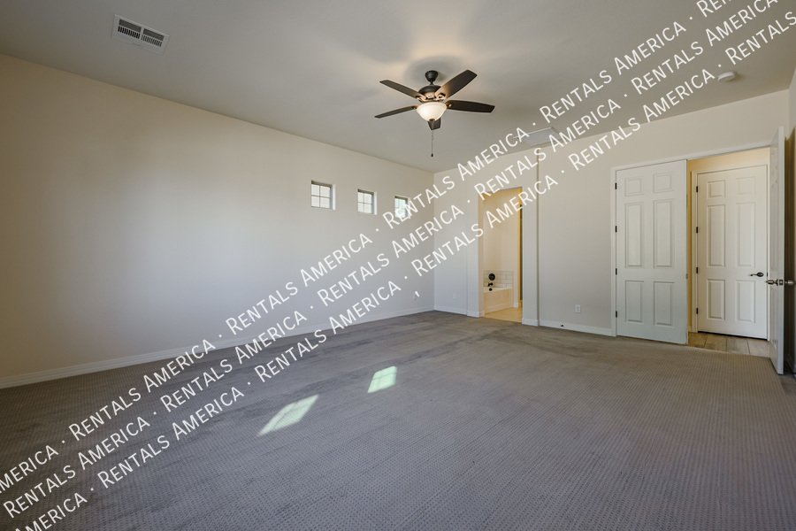 Spacious 6 bedroon 3.5 ba home in Phoenix property image