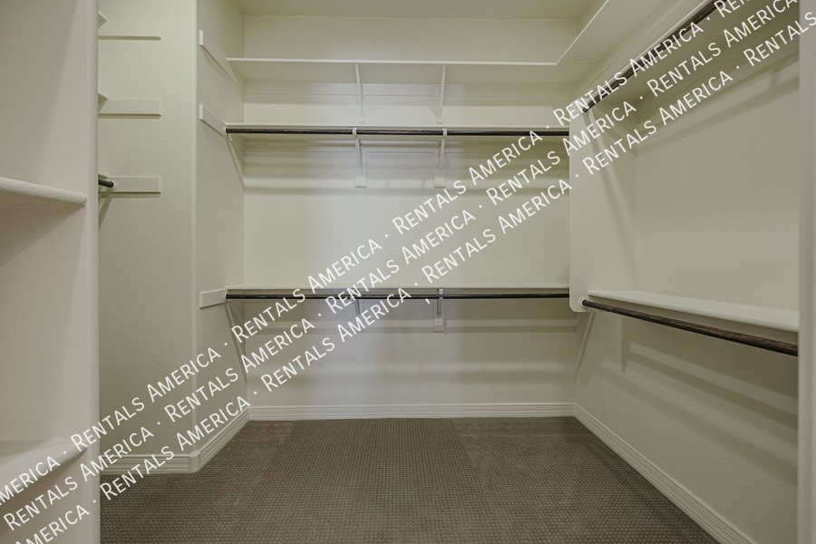 Spacious 6 bedroon 3.5 ba home in Phoenix property image