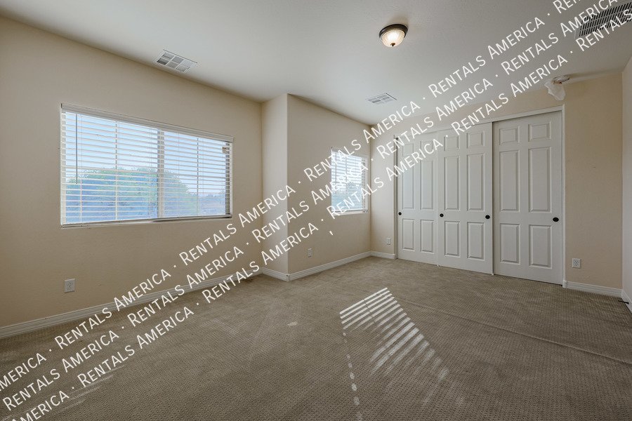 Spacious 6 bedroon 3.5 ba home in Phoenix property image