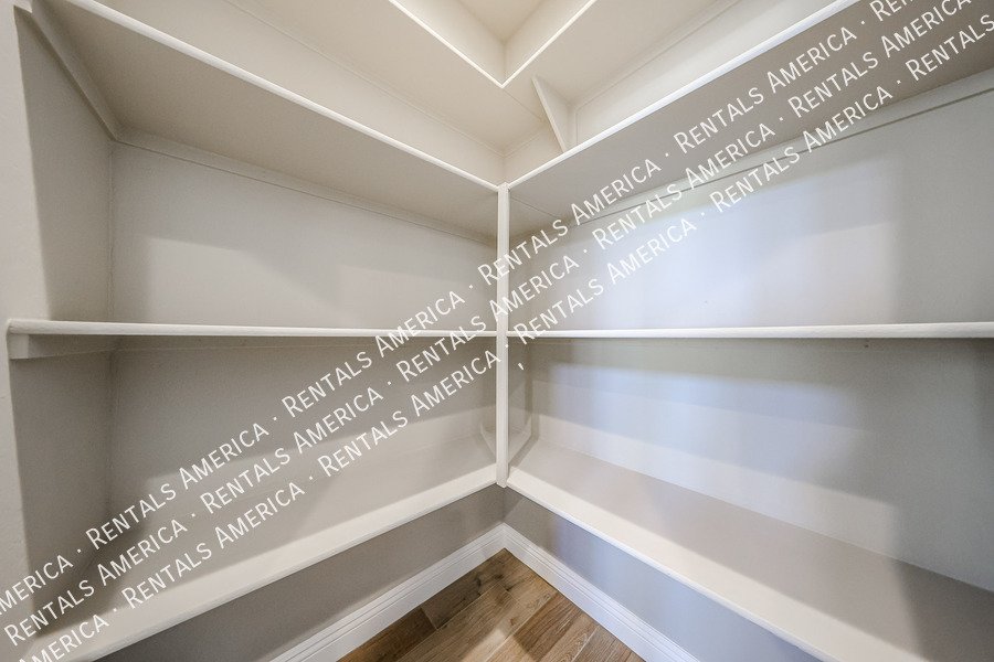 Beautiful Move in Ready! & Special Offer property image