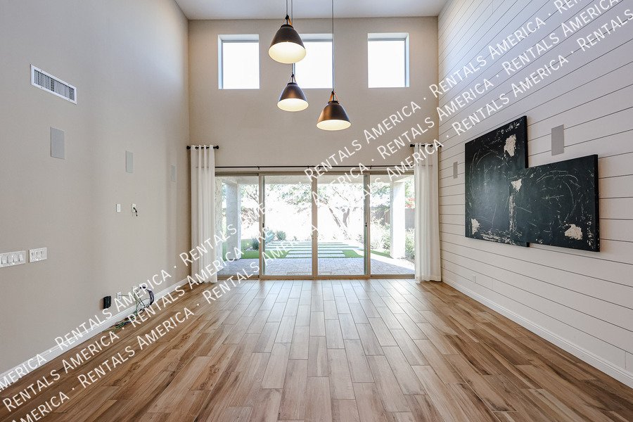 Beautiful Move in Ready! & Special Offer property image