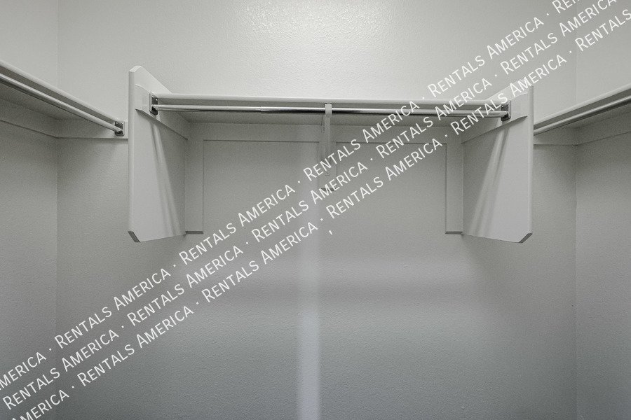 MOVE IN READY! property image