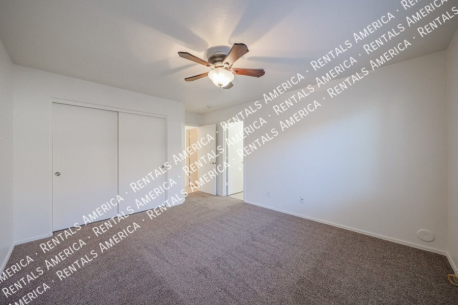 MOVE IN READY 4 BEDROOM WITH A LOFT property image