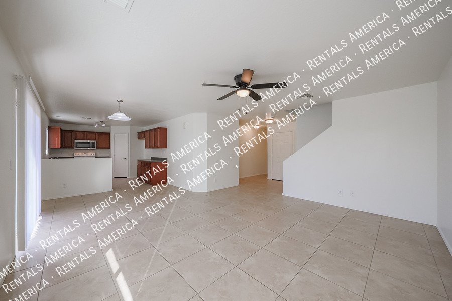 MOVE IN READY 4 BEDROOM WITH A LOFT property image